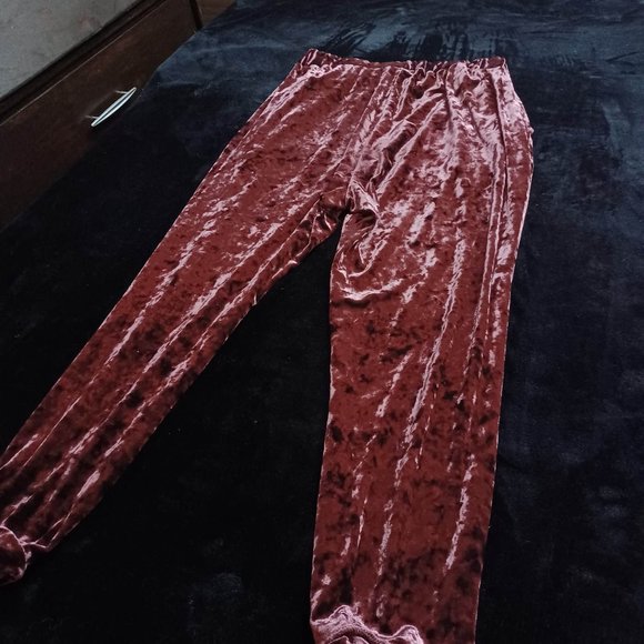 super soft! burgundy pants with pockets - Picture 3 of 8